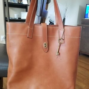 Fossil tote!